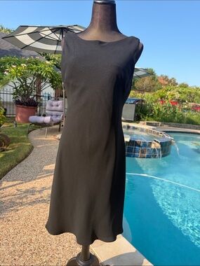 S.L. Fashions Sleek Black Sleeveless Midi Dress